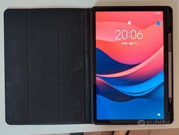 tablet con penna e custodia  