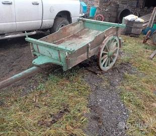Vecchio carro in legno