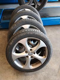 cerchi lega per WV R17 con pneumatici 