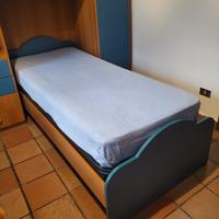 Letti singoli in legno con rete – Buone condizioni