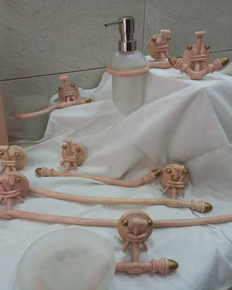 Accessori in ferro battuto rosa antico