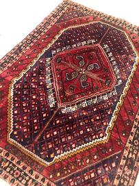 Tappeto iraniano fatto a mano