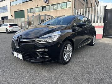 Renault Clio 1.5 DCI 75cv Moschino Intens
