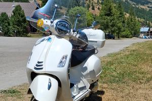 Vespa GTS 300 2022