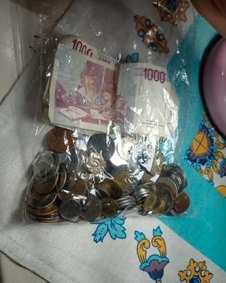 box di monete e banconote