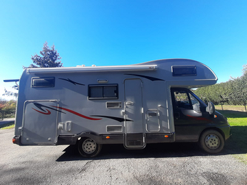 Camper mansardato roller team