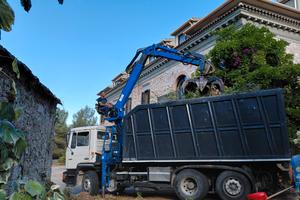 Man scarrabile con gru