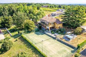Villa di 422 m² con più di 5 locali e box auto dop