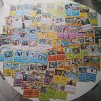 Lotto 100 carte Pokemon italiane tutte differenti