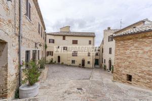 Ampio e luminoso appartamento panoramico di 172 mq