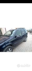 autocarro Mercedes ml