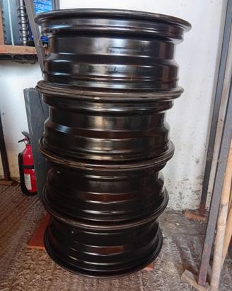 4 cerchi in ferro per gomma R16 