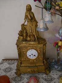 ANTIQUARIATO Orologio francesina in bronzo d'orato