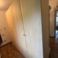 mobile in legno realizzato artigianalmente