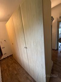 mobile in legno realizzato artigianalmente