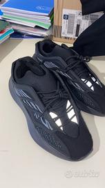 Yeezy 700 V3 Black – Taglia 45