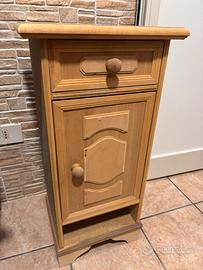 Coppia comodini in legno