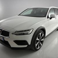 VOLVO V60 II - V60 Cross Country 2.0 d4 Business P