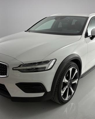VOLVO V60 II - V60 Cross Country 2.0 d4 Business P
