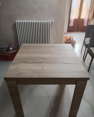 tavolo simil legno