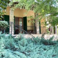 A Orzinuovi Centro Elegante Villa Singola con giar