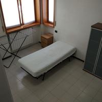 Stanza singola per ragazza/donna lavoratrice