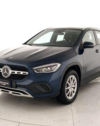 MERCEDES GLA 180 d Business Extra auto