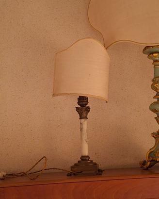 Lume lampada da tavolo con base in marmo