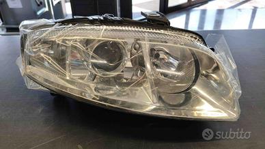 FARO DX ALFA ROMEO GT 2003 XENO OE 60681585