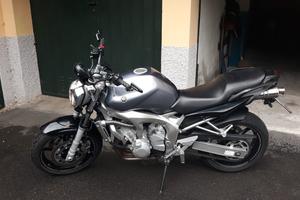 Yamaha FZR 600 - 2005
