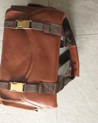 bauletto in pelle. Nuovo
