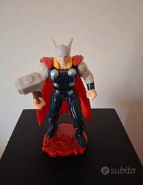 Sorpresa uovo di Pasqua Kinder Maxi Avengers 2015