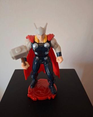 Sorpresa uovo di Pasqua Kinder Maxi Avengers 2015
