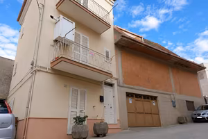 Casa indipendente con garage