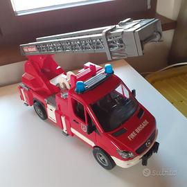 camion pompieri ed elicottero