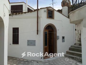 ABITAZIONE CENTRO STORICO INDIPENDENTE AL PIANO TE