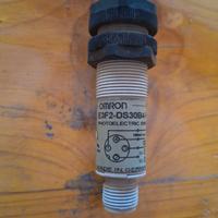 OMRON sensore prossimita fotoelettrico regolabile
