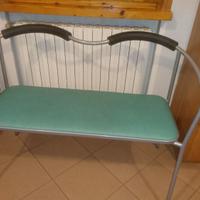 Divano con seduta in pelle