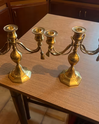 Candelabri in ottone a tre rami