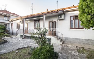 Villa a Cassano d'Adda Via vespucci 5 locali