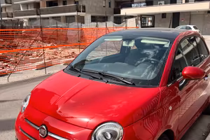 Fiat 500 rossa Lounge