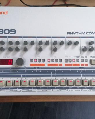 Roland Tr 909 Drum Machine