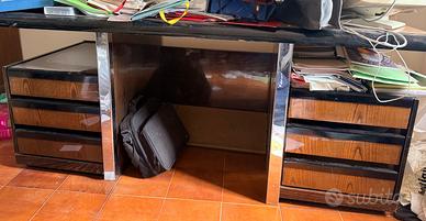 Scrivania per ufficio