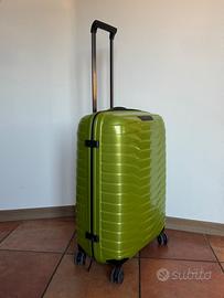Samsonite Proxis Spinner Lightweight