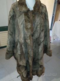 Giaccone/Mantella in pelle e pelliccia interna