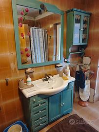 mobili bagno lavandino, credenza e specchio