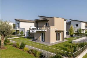Rif.MM8000| bifamiliare san vendemiano