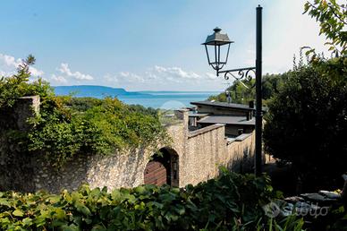 VILLA SINGOLA A GARDONE RIVIERA