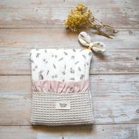 custodia per kindle e reader kobo libri a mano