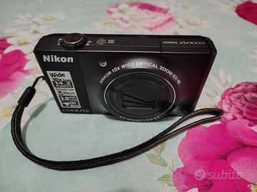 Fotocamera digitale Nikon Coolpix S8000